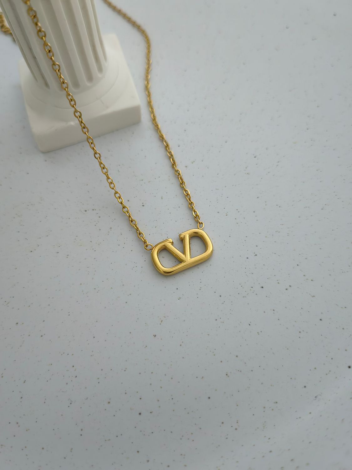 VICTORIA NECKLACE