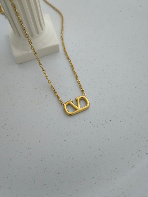 VICTORIA NECKLACE
