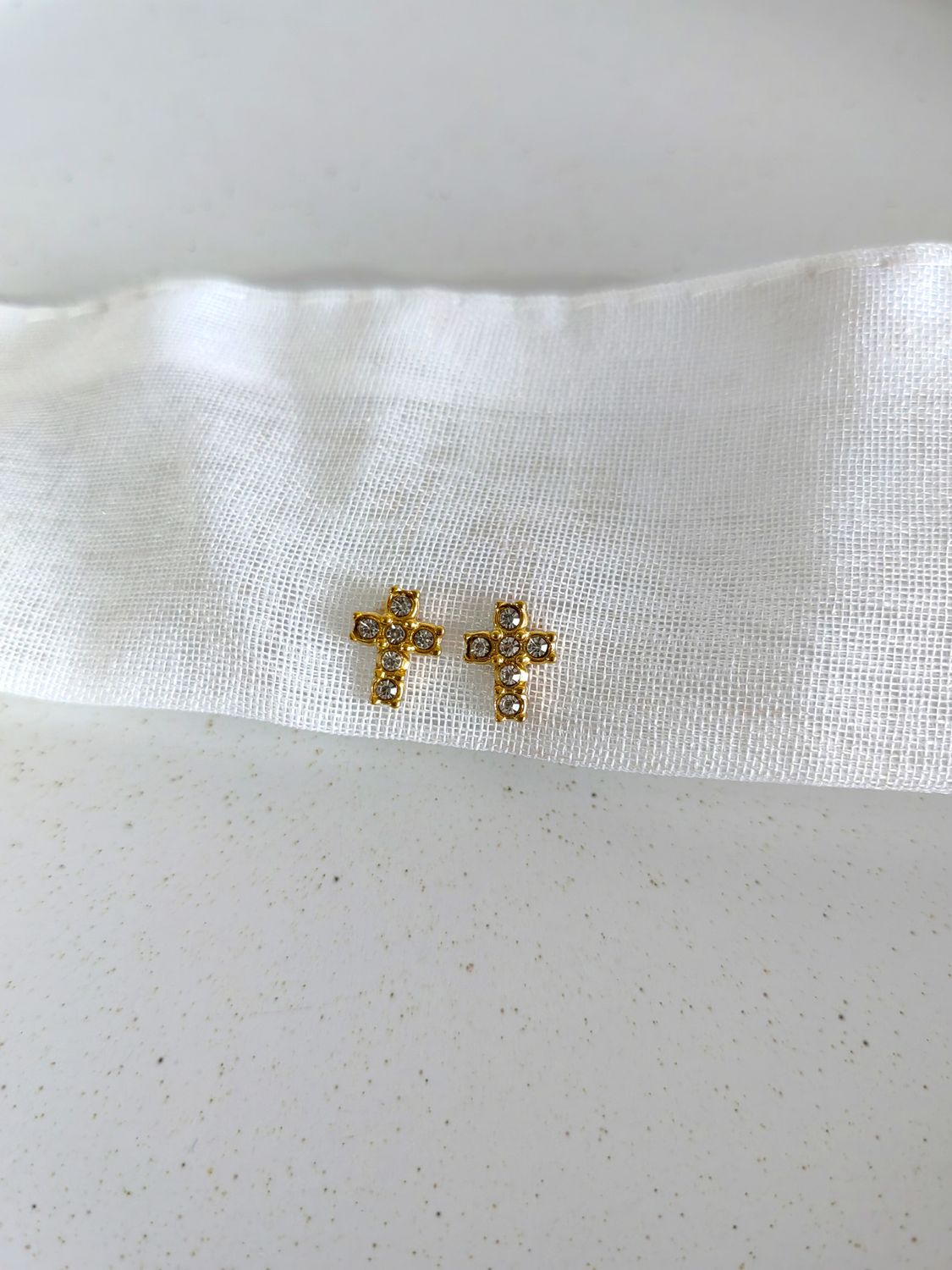 CROSS STUDS