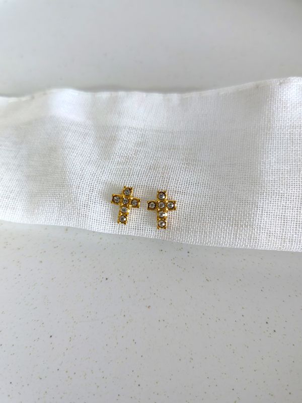 CROSS STUDS