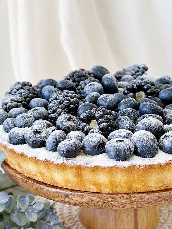 Tarta de moras y arándanos