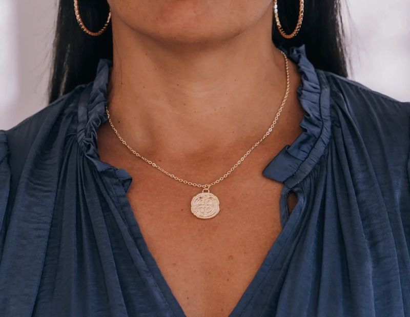 ID GRACE / VINTAGE CROSS NECKLACE