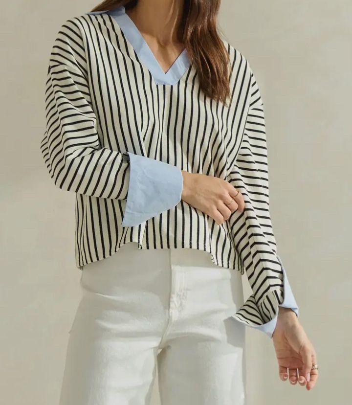 CONTRAST NECK/CUFF STRIPED TOP