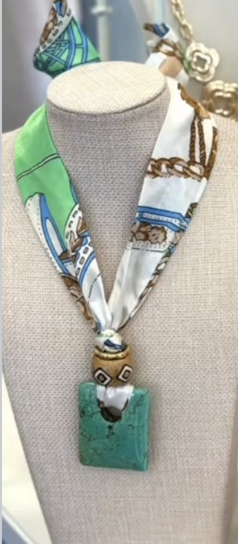 SCARF NECKLACE-GREEN STONE