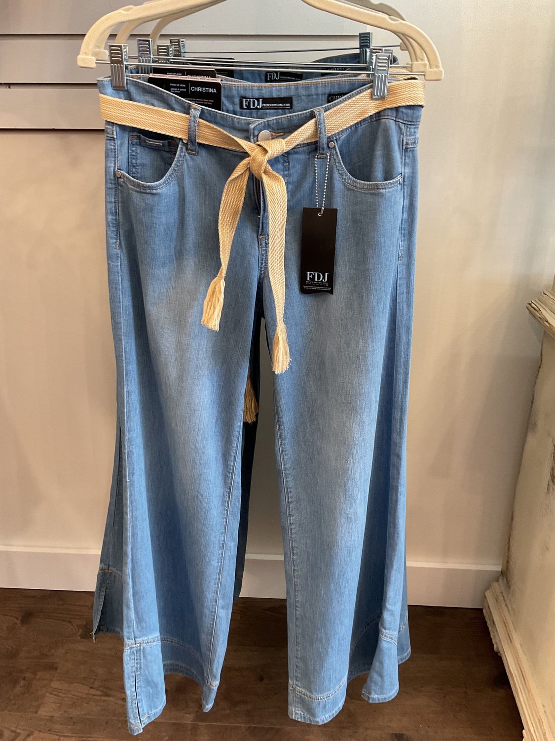FDJ CHRISTINA JEANS WITH RAFFIA BELT