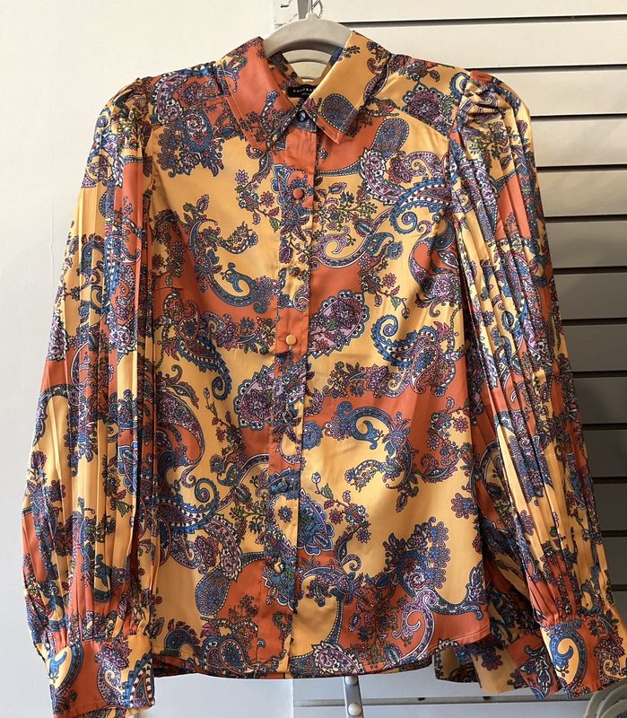 ORANGE PAISLEY PLEATED SLEEVE BLOUSE