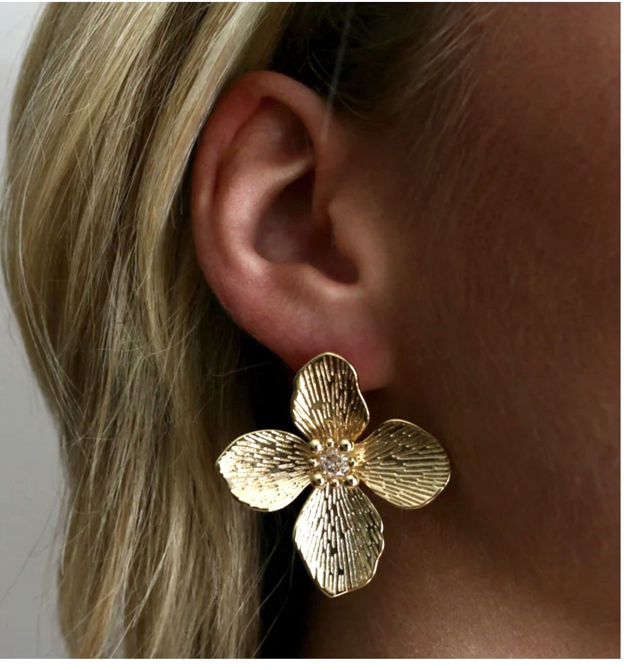 ID FLORET POST EARRINGS
