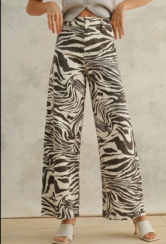ZEBRA PRINT STRETCH JEANS (BROWN)