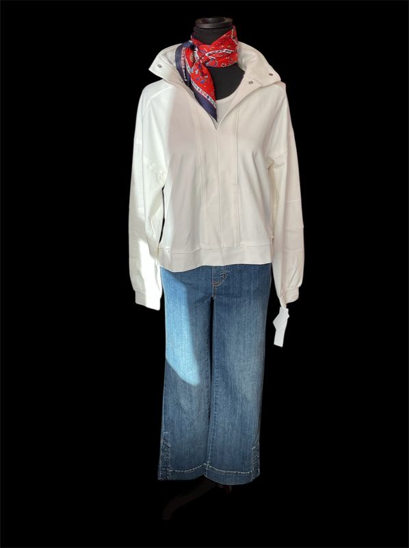 SPORTY POP-UP COLLAR TOP