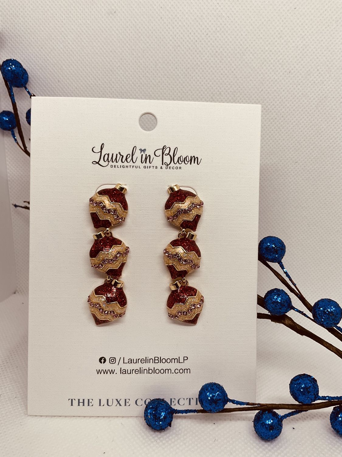 VINTAGE VOGUE ORNAMENT EARRINGS