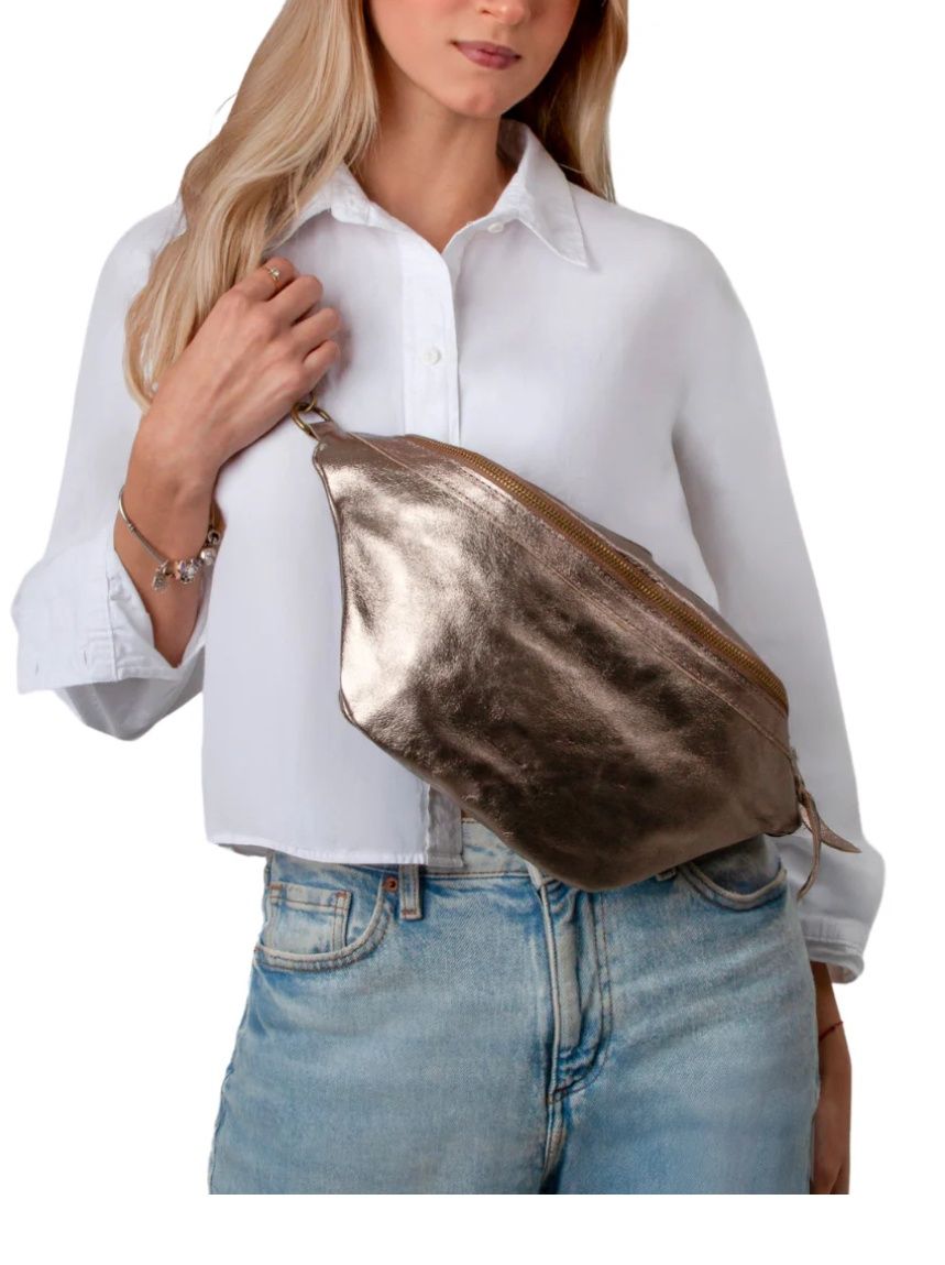 GF2025 GOLD CROSSBODY WITH FREE STRAP