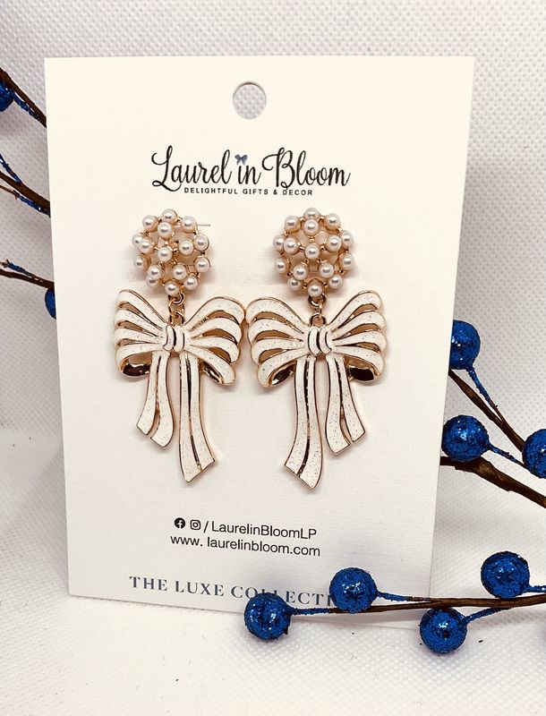 PEARL WHITE WINTER GALA EARRINGS