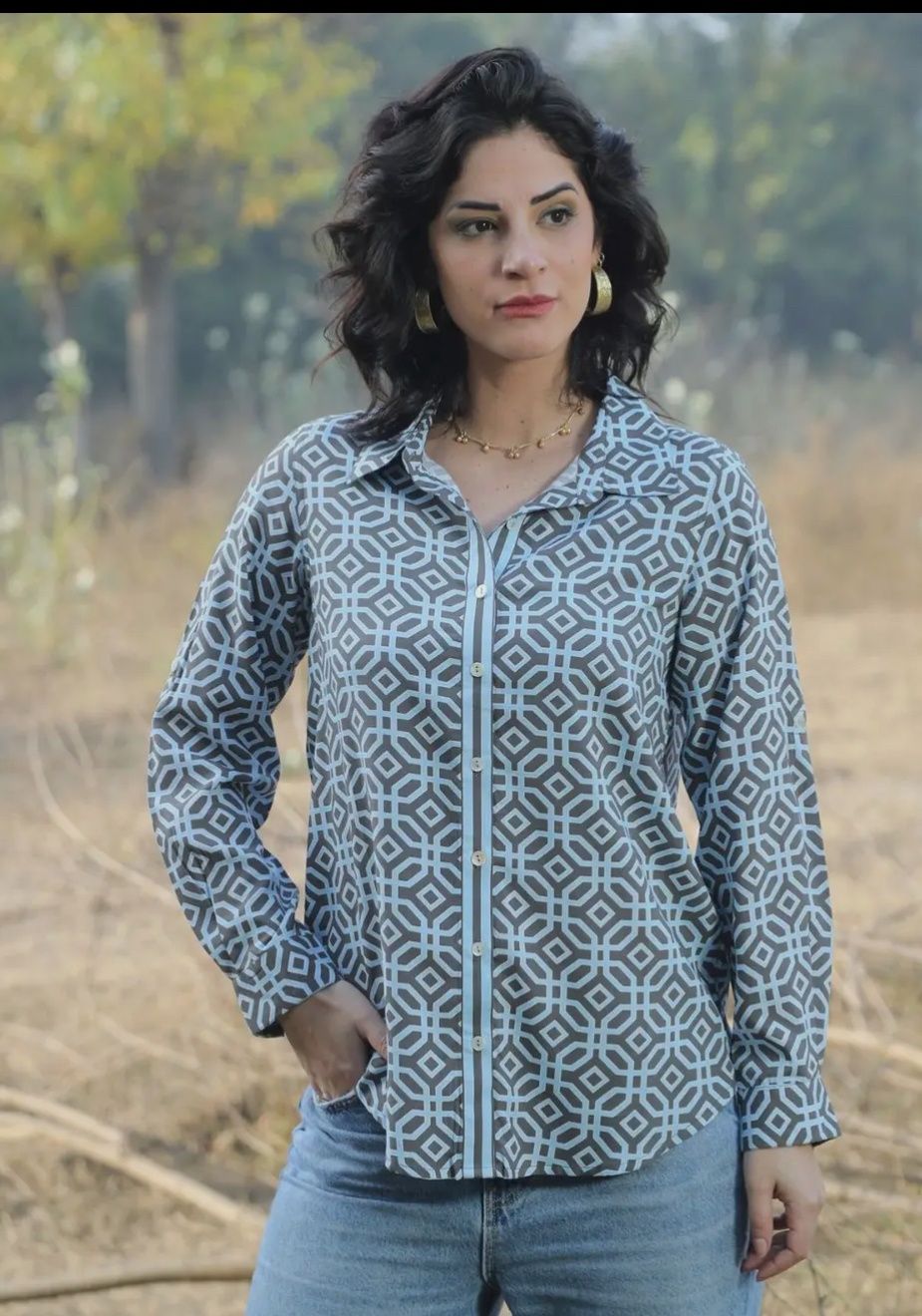 GRAY GEO PRINT BUTTON DOWN BLOUSE