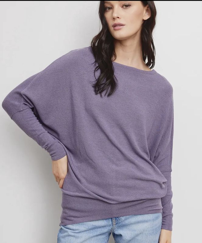 LAVENDER CREPE HACCI DOLMAN TOP
