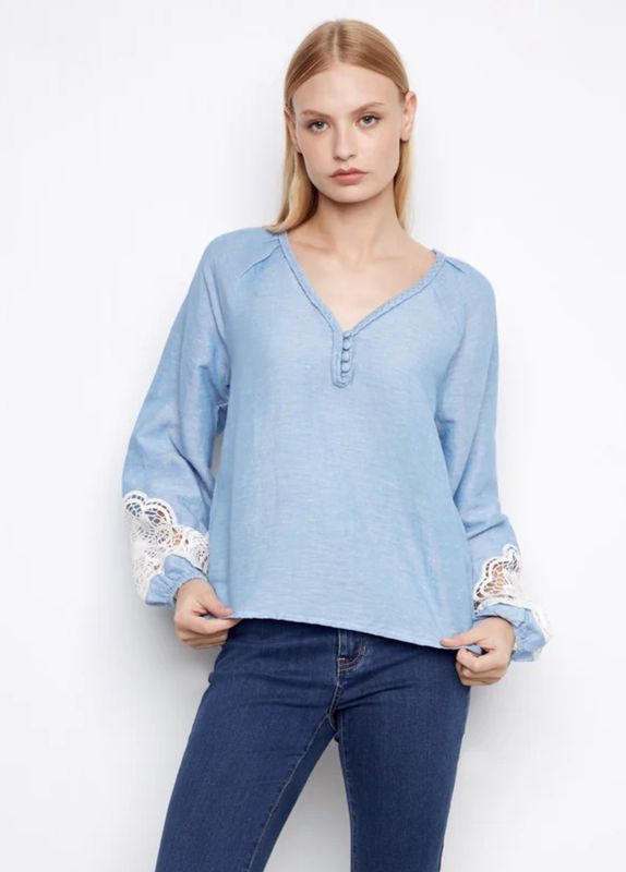 CHAMBRAY LINEN BLEND EMBROIDERED TOP