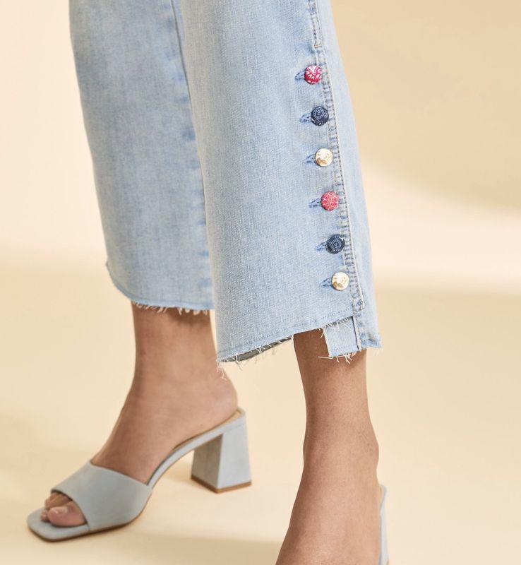 FDJ PULL-ON BOOT CROP W/ BUTTON DETAIL