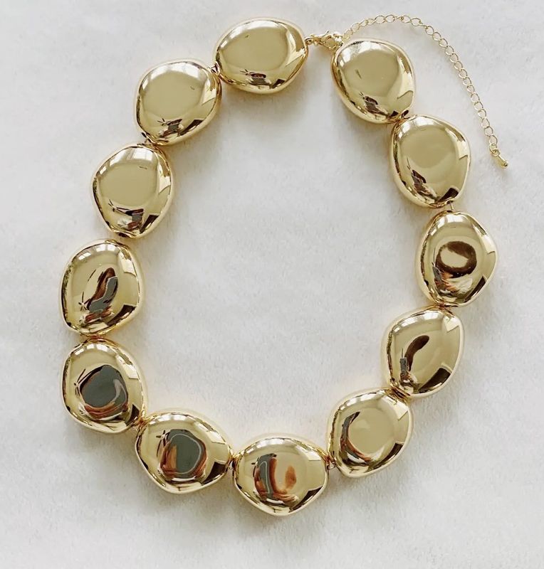 GOLDEN NUGGET STATEMENT NECKLACE