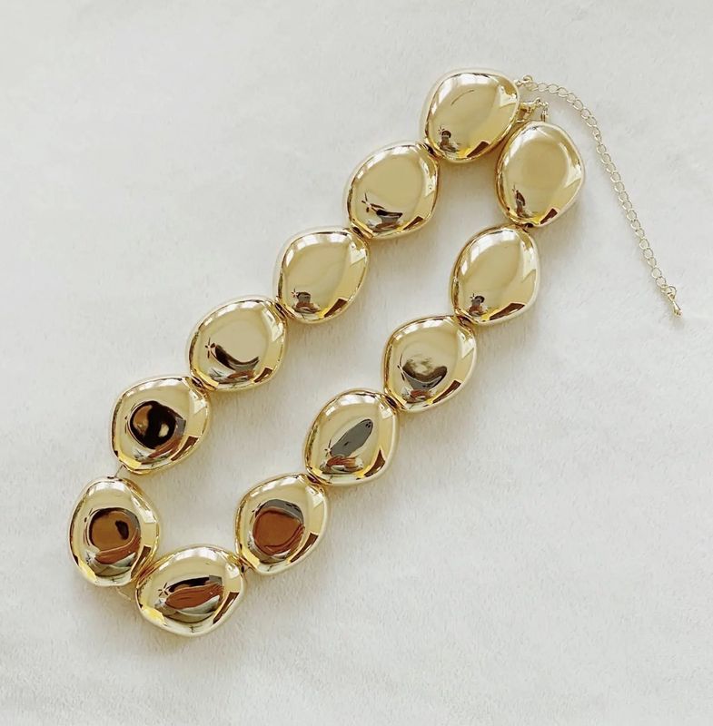 GOLDEN NUGGET STATEMENT NECKLACE