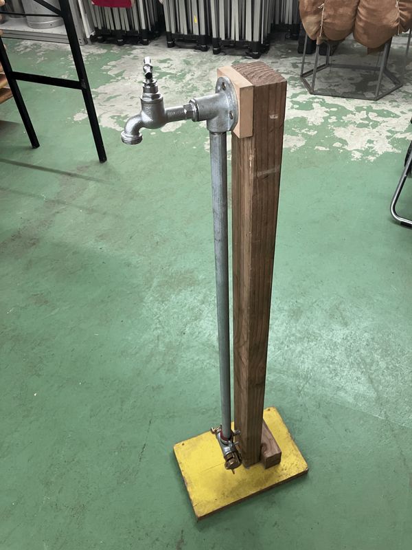 Trinkwasserhahn ca. 1m hoch