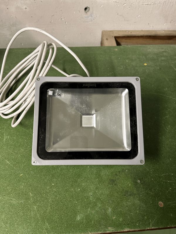 LED Scheinwerfer Platzbeleuchtung 30 W farbig
