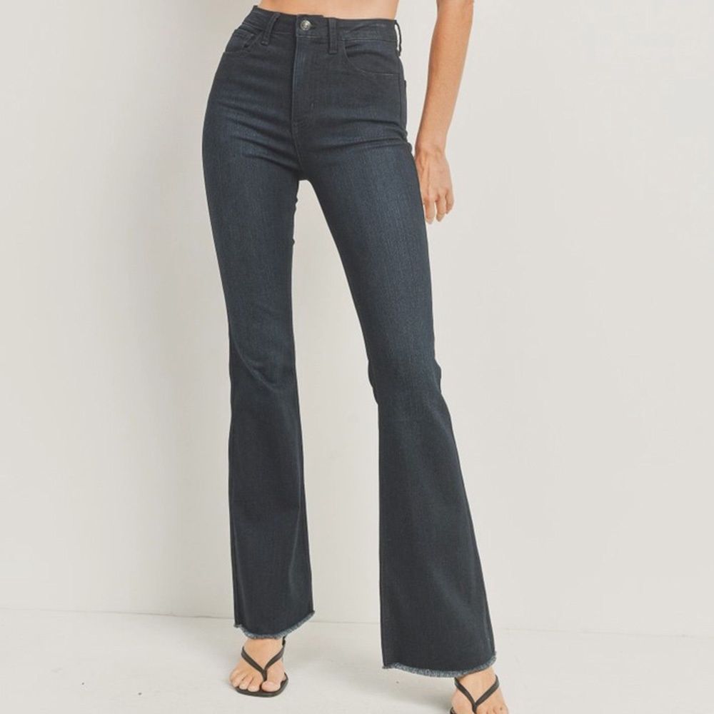 Just USA Jeans Women&#39;s Dark High Rise Flare With Fray JP221