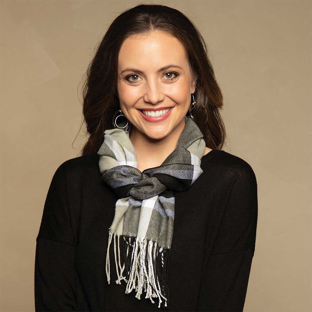Trezo Women&#39;s Black and Grey Plaid Scarf 13x68
