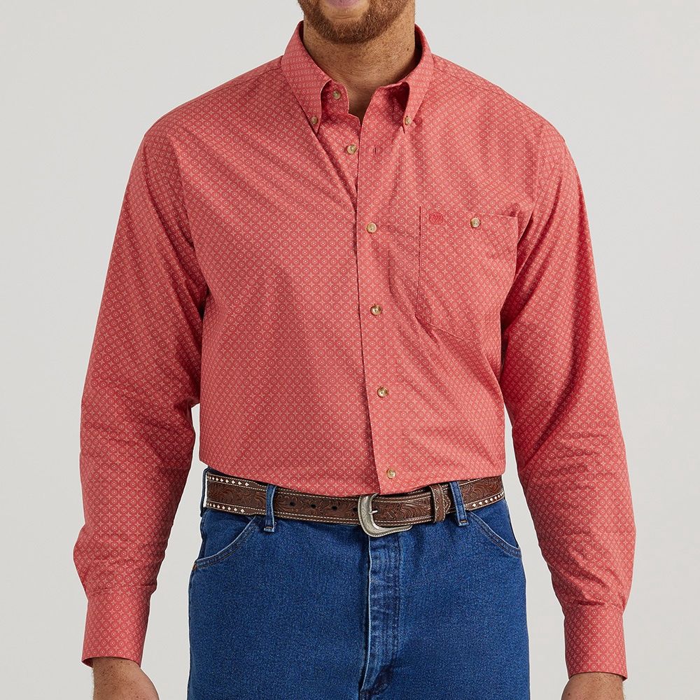 Wrangler Men&#39;s Classic Long Sleeve Red Shirt 112344297