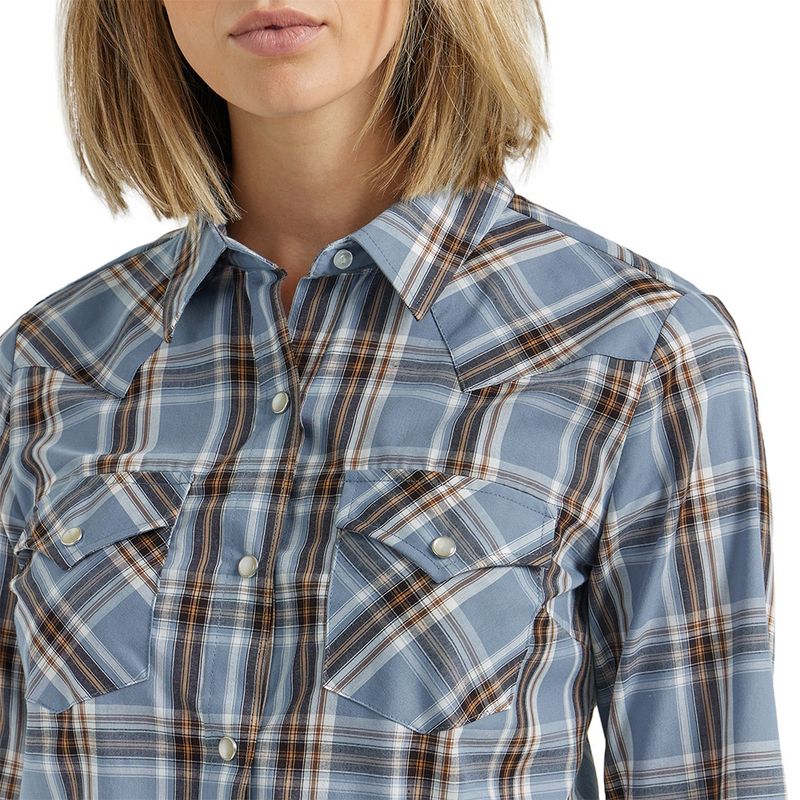 Wrangler Women's Essential Long Sleeve Plaid Western Snap Ocean Shirt