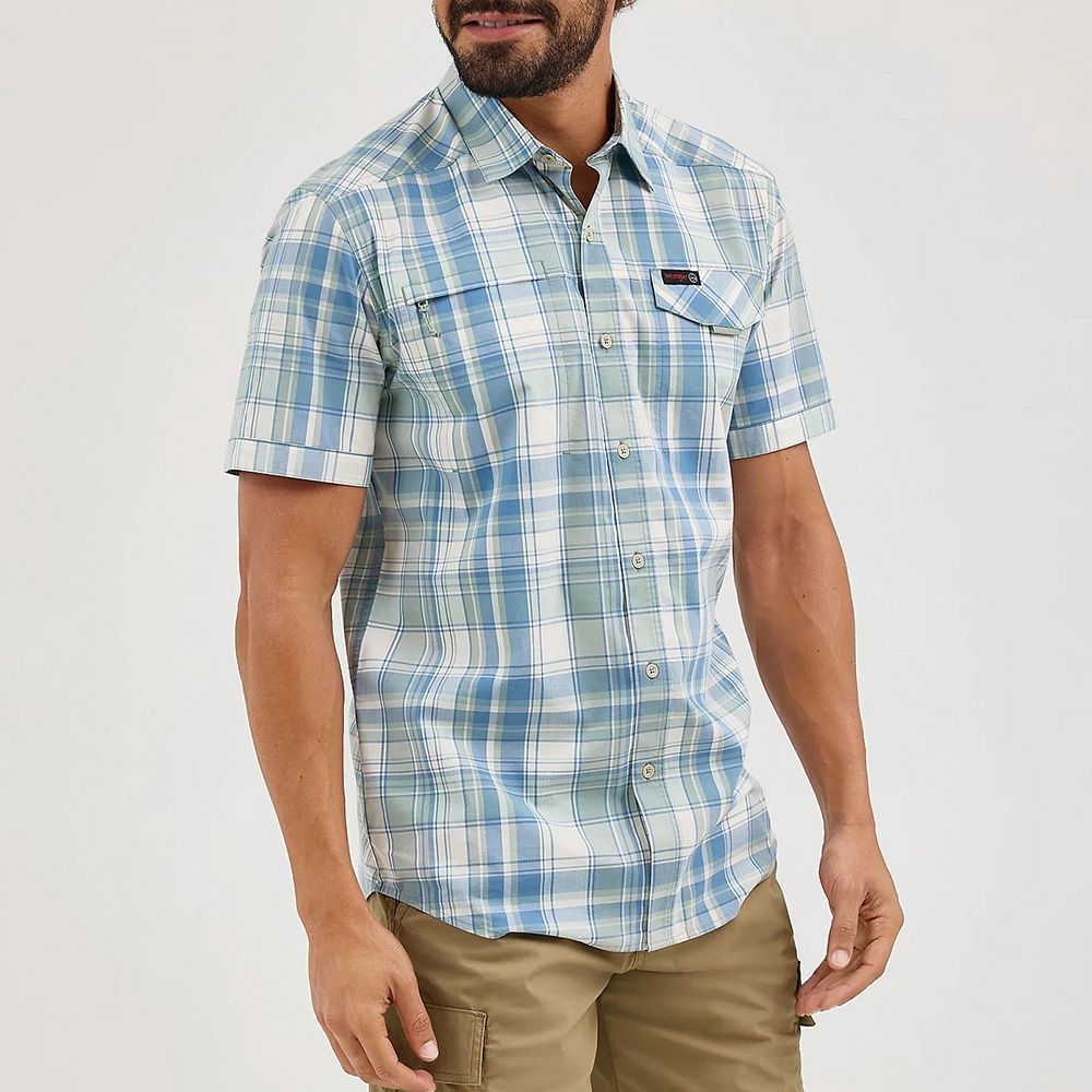 Wrangler Men&#39;s ATG Cedar Zip Pocket Plaid Shirt – Iceberg, Size: Medium