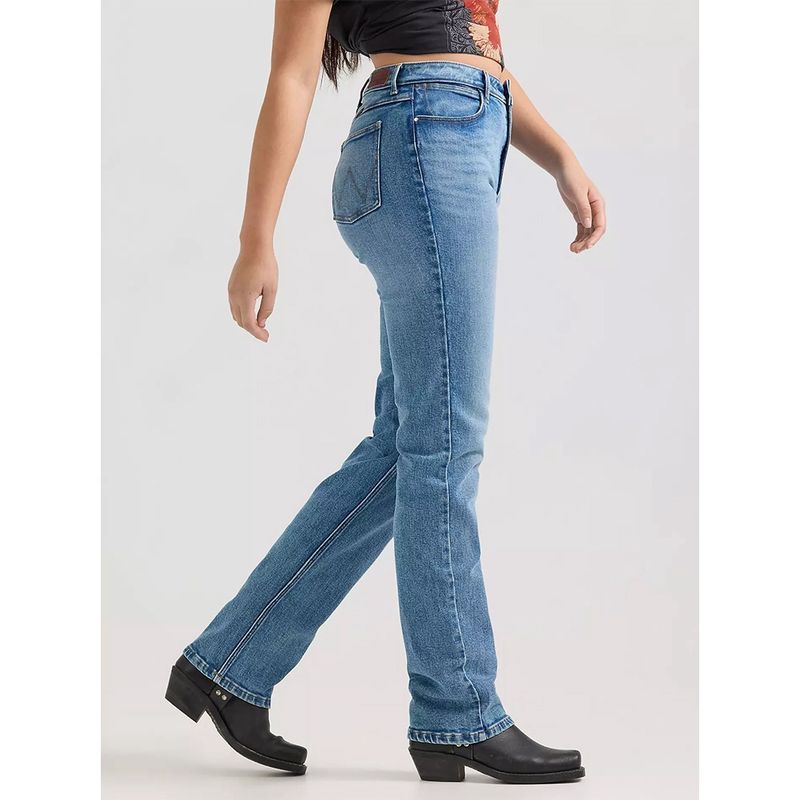 Women’s Wrangler Ivy straight leg jean full length fit detail