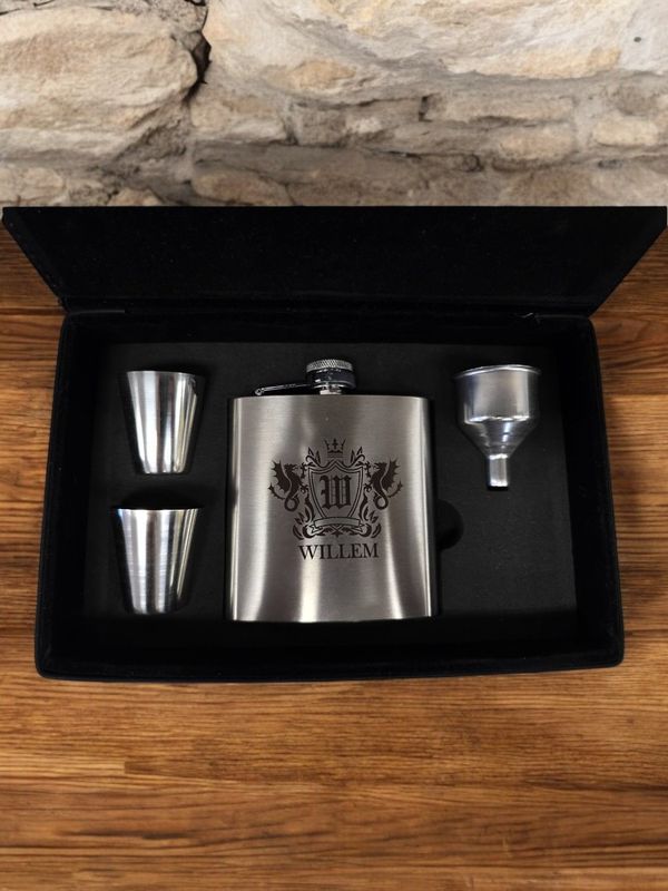 Custom Engraved Flask Set