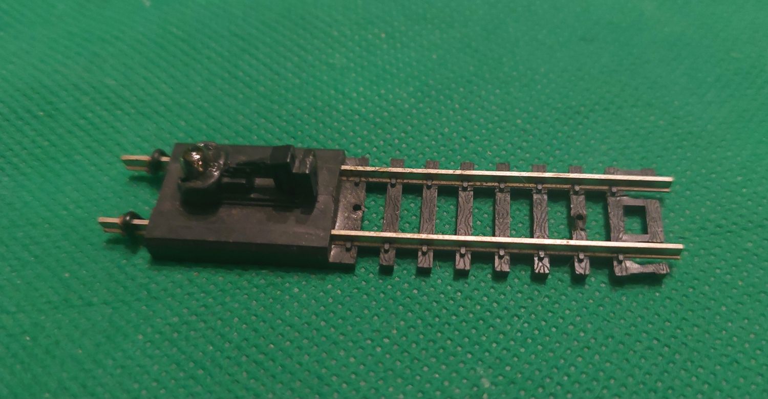 Atlas  N Scale Train Stops Lighted