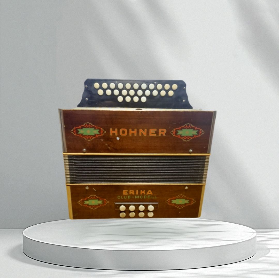 Hohner Club Modell “Erika” – D/G Club System Diatonic Accordion (25 Treble / 8 Bass)