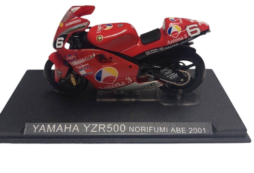 2001 Yamaha YZR500 – Norifumi Abe – Die-Cast Motorcycle – 1:24 Scale – Preowned