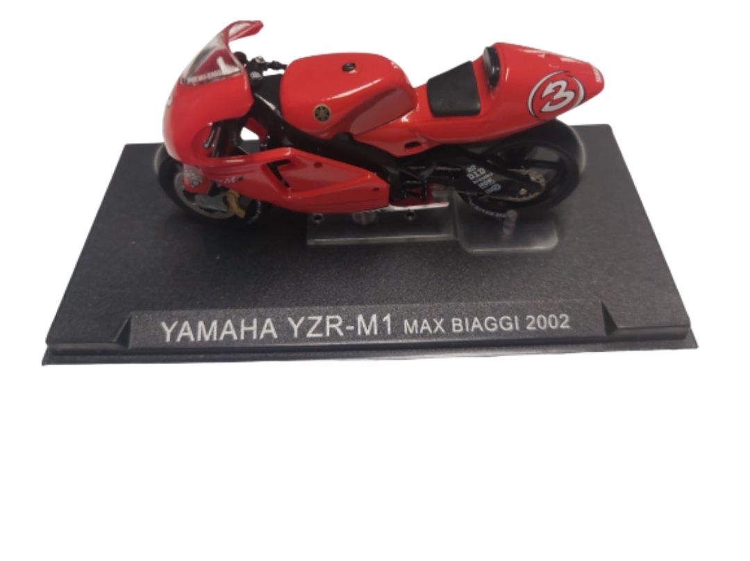 2002 Max Biaggi Yamaha YZR-M1 – Die-Cast Motorcycle Model – 1:24 Scale – Preowned