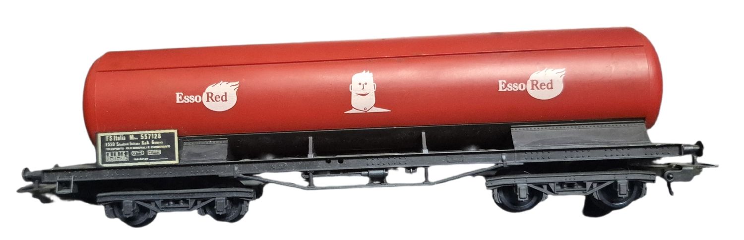Vintage Lima Esso Red Tanker Car – HO Scale – Made in Italy – Pre-Owned 🇨🇦