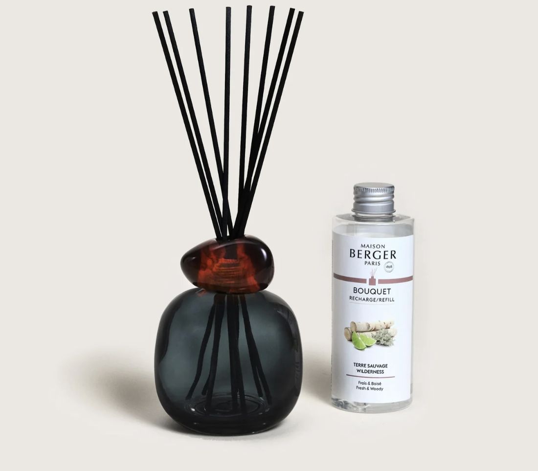 Mineral Black/Amber Reed Diffuser Gift Set with Wilderness