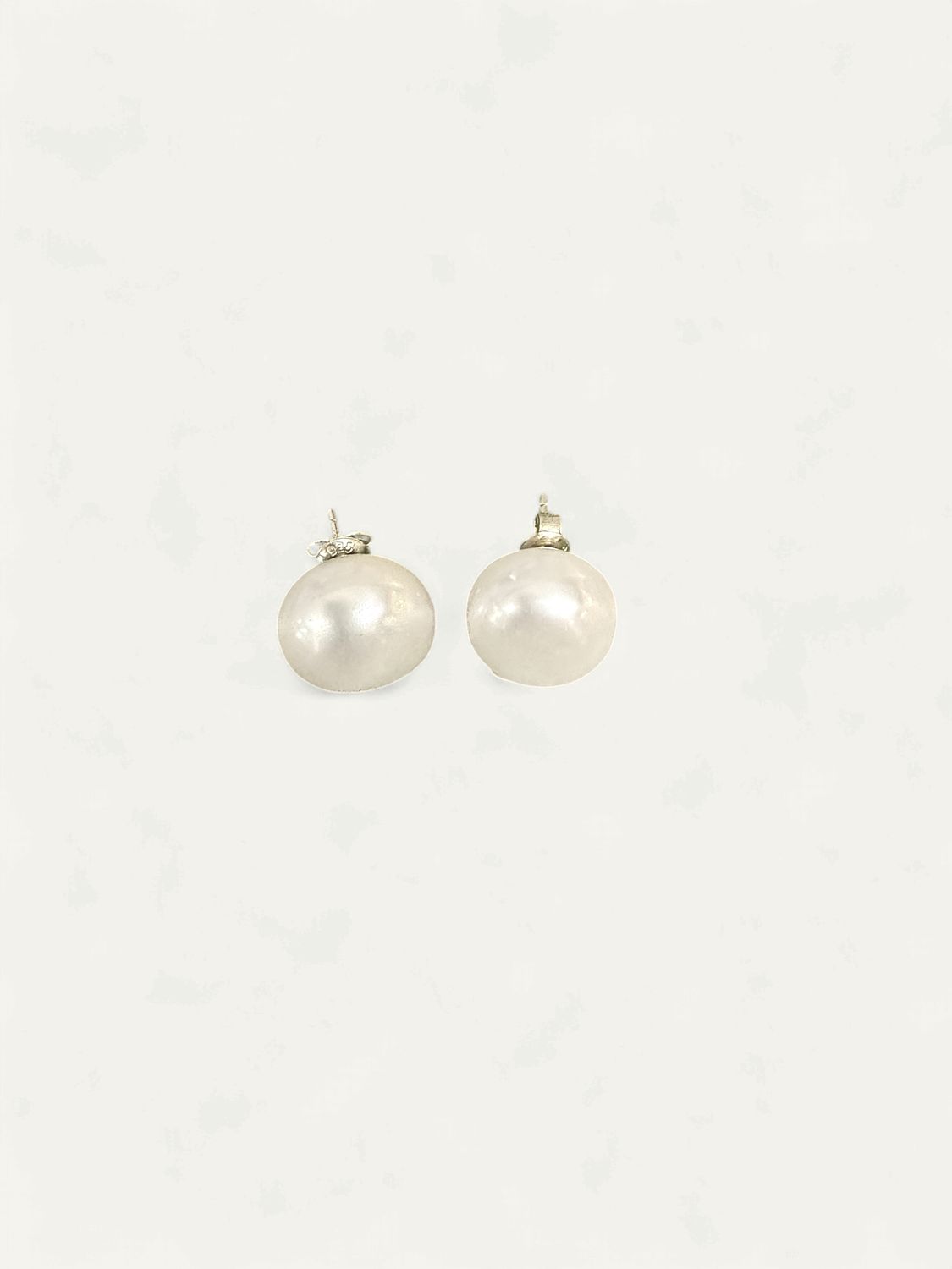 Large Freshwater Pearl Stud Earring