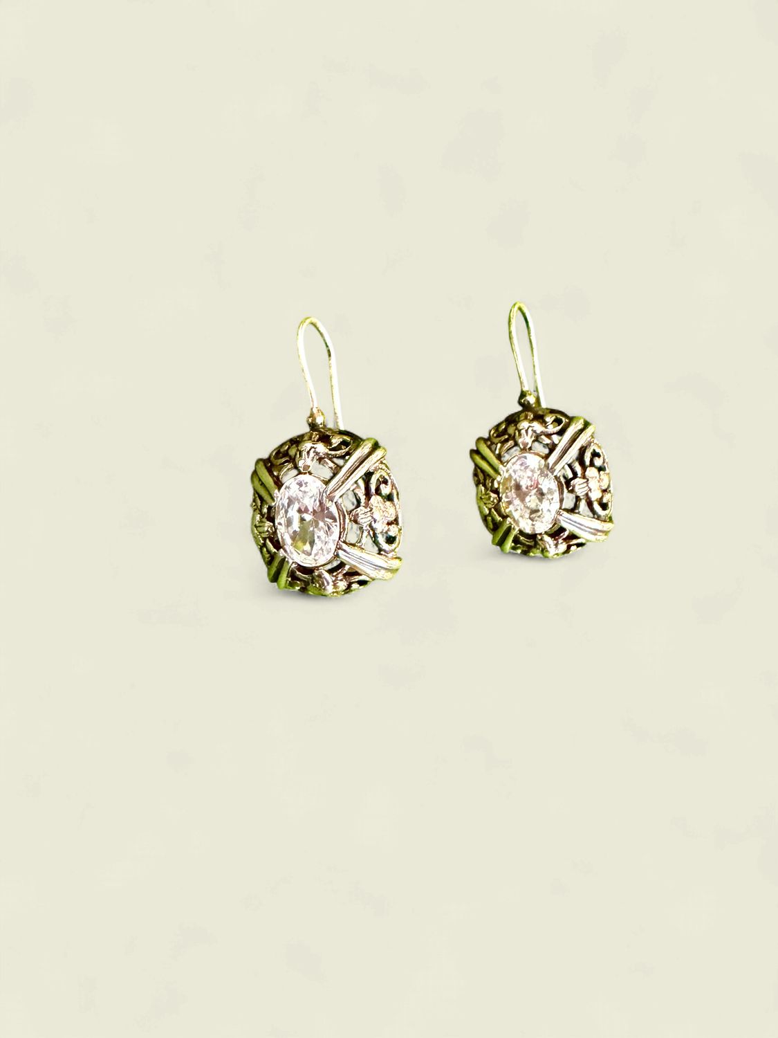 Sterling Fillegree Earring with Faceted Clear Stone