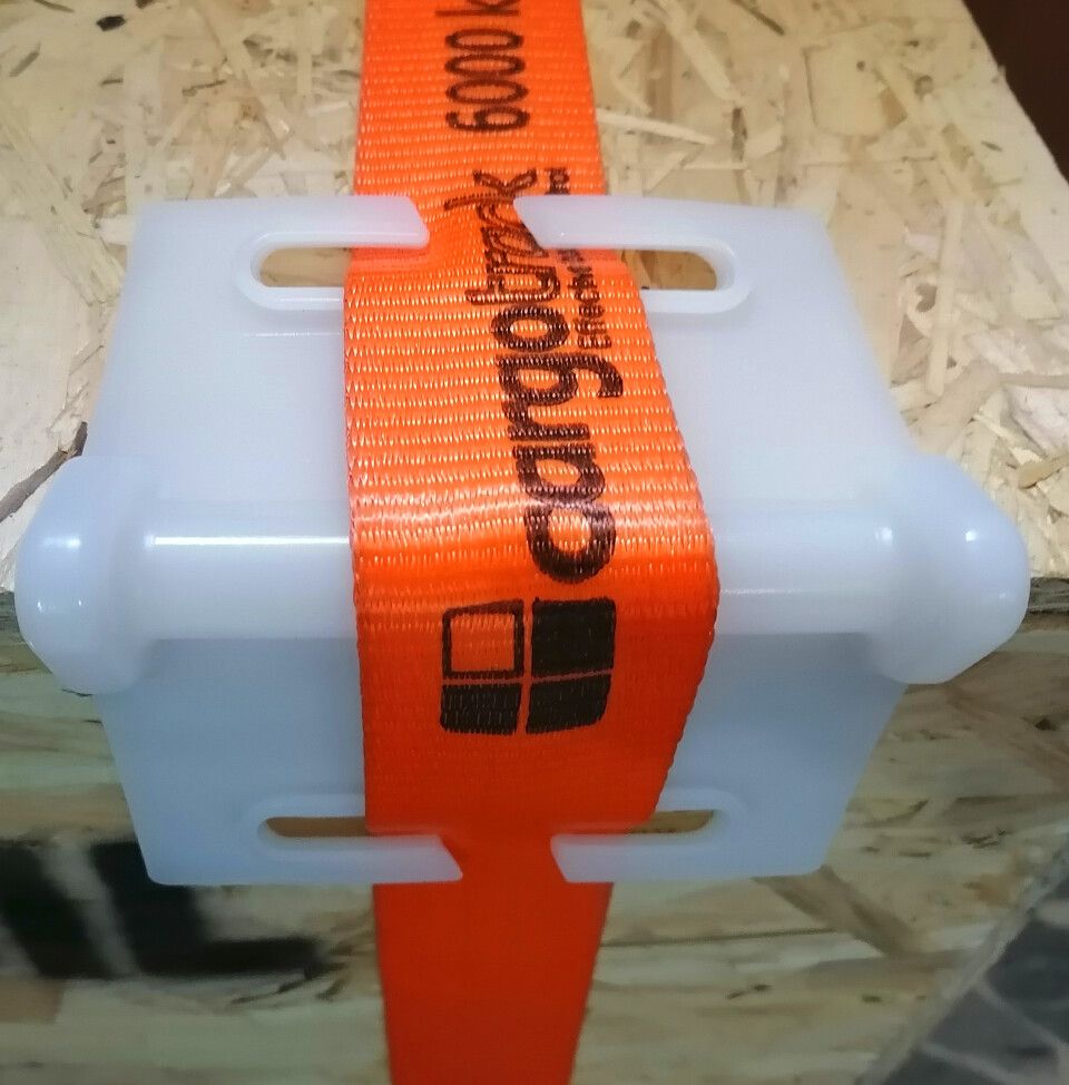 Ángulo de Protección PVC para Cinta de Amarre de 50MM