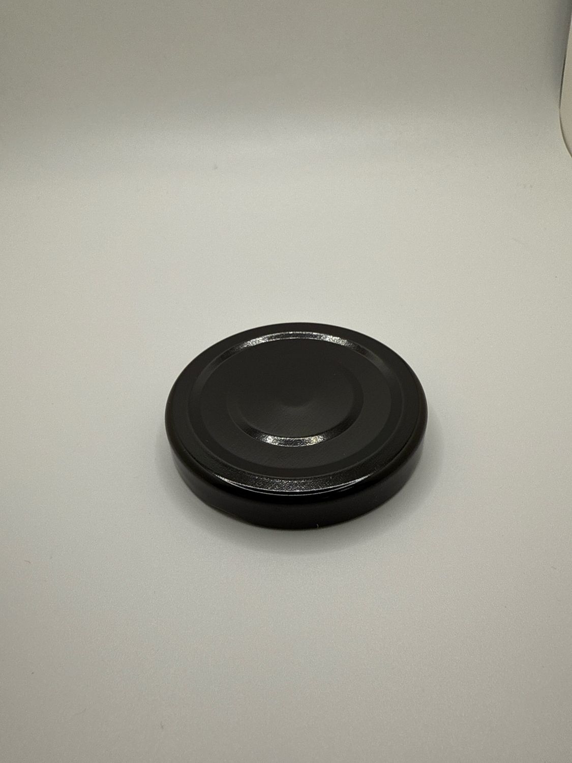 Metal-W/Button Lug Cap Black 58 mm