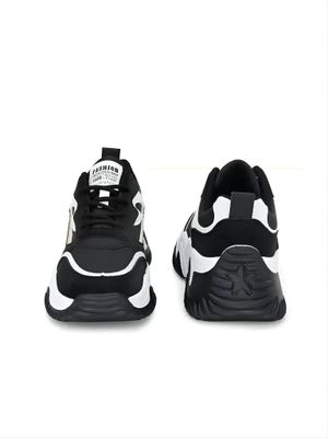 stylish women&#39;s outdoor shoe
