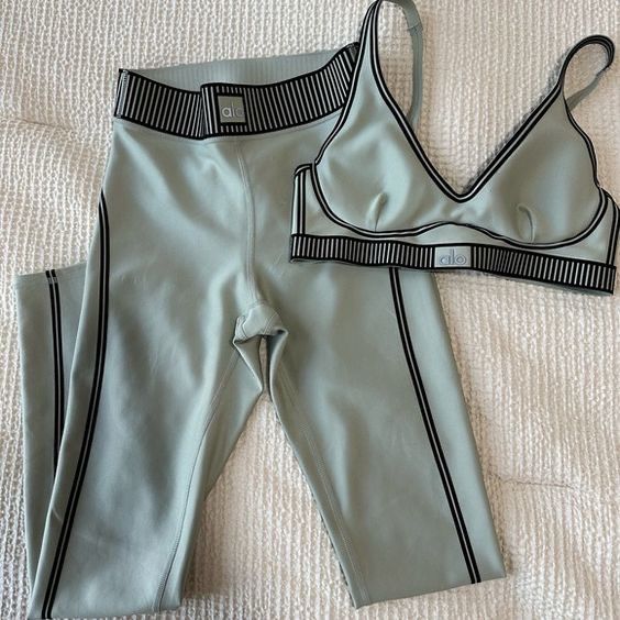 Alo Set Without Socks