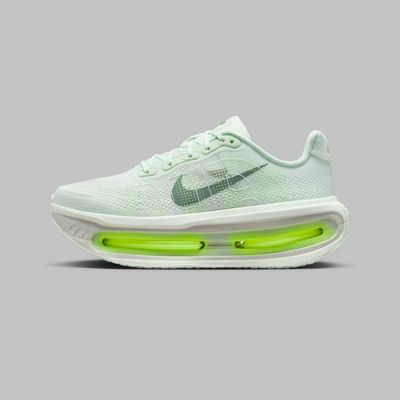 Nike Vomero Premium Includes - Barely Volt
