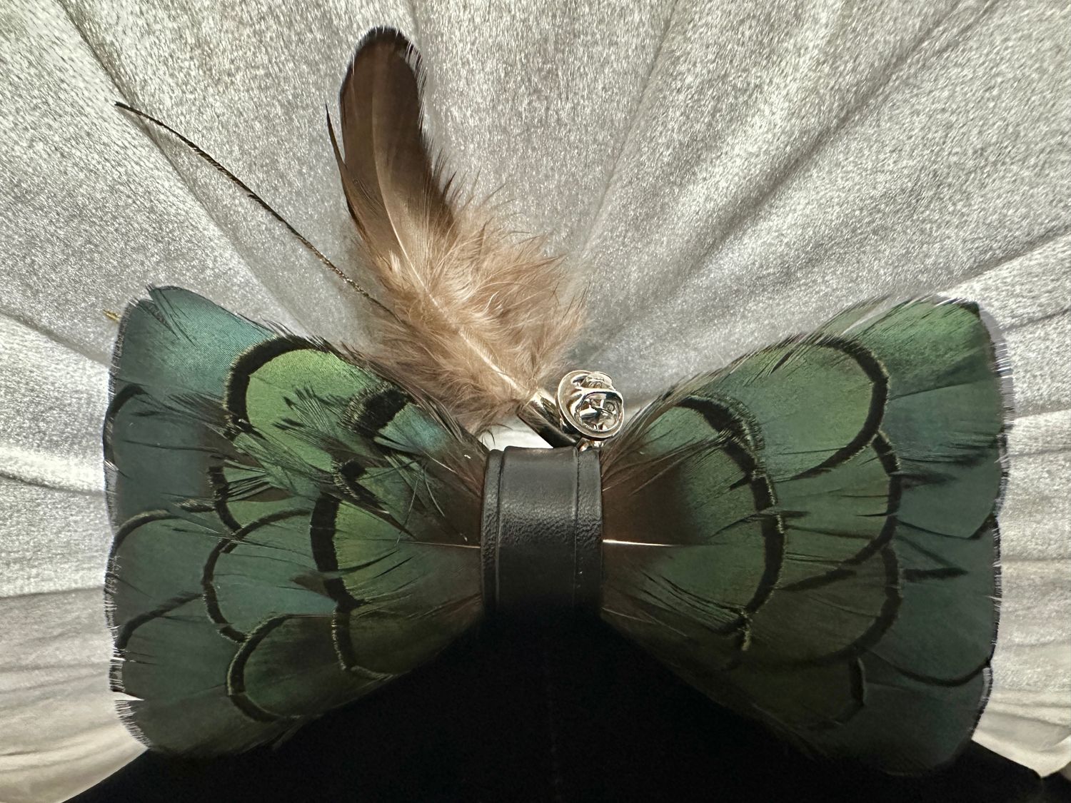 Green Feather Bow-Tie Set
