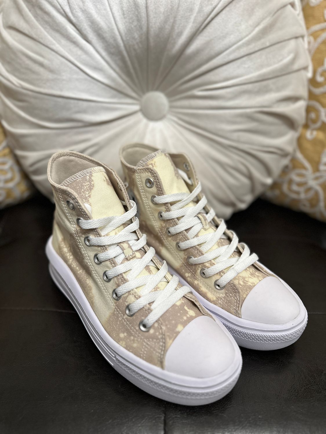 Bleached Platform Converse