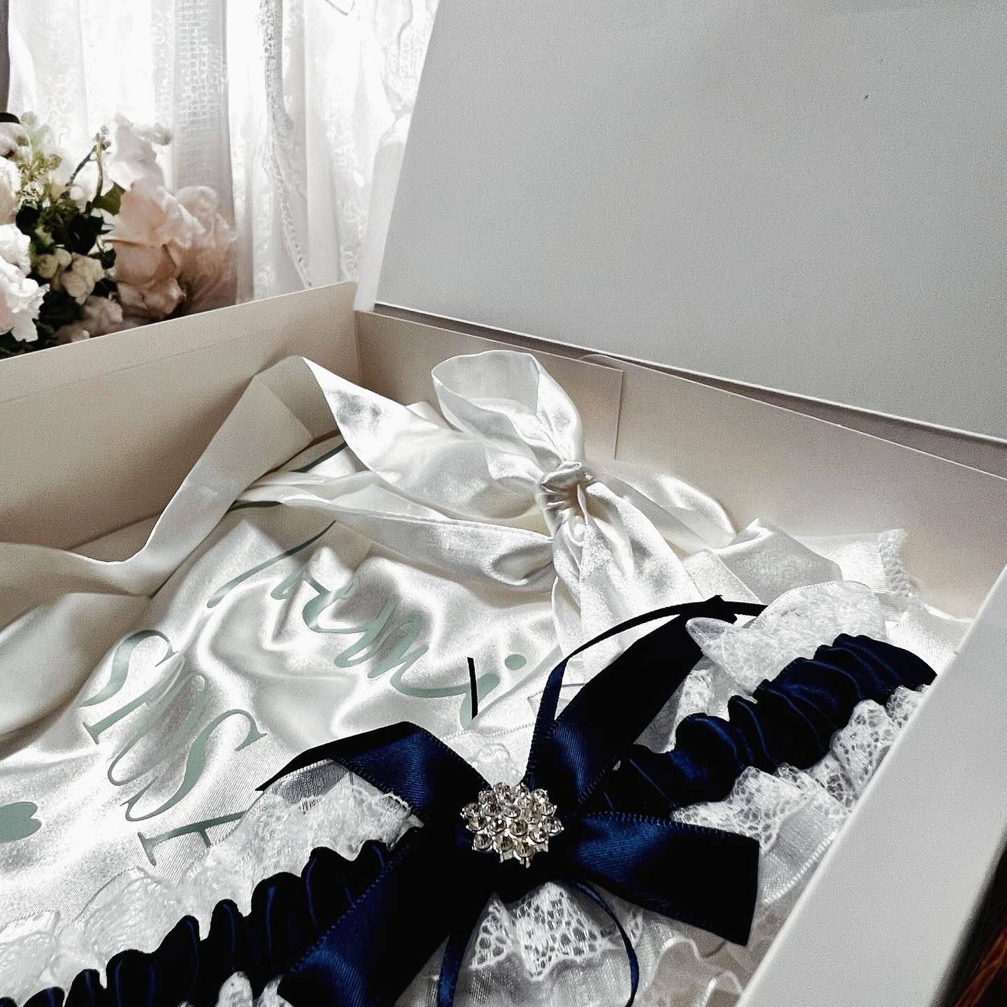 Coordinato in Pizzo per Sposa con Box e Giarrettiera
