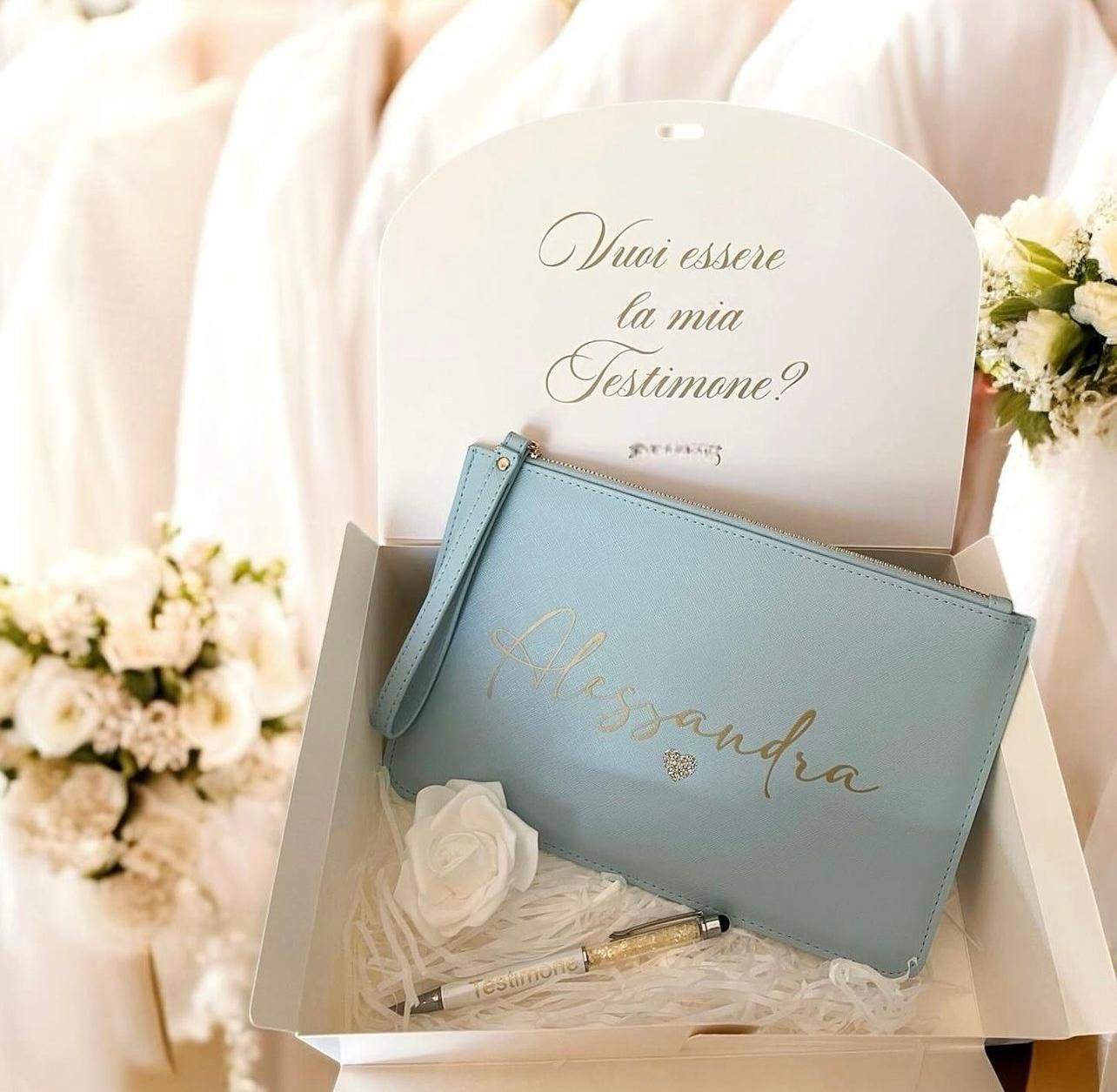 Box Testimone/Damigella/Mamma della Sposa con Pochette in Similpelle e Penna con Glitterini oro