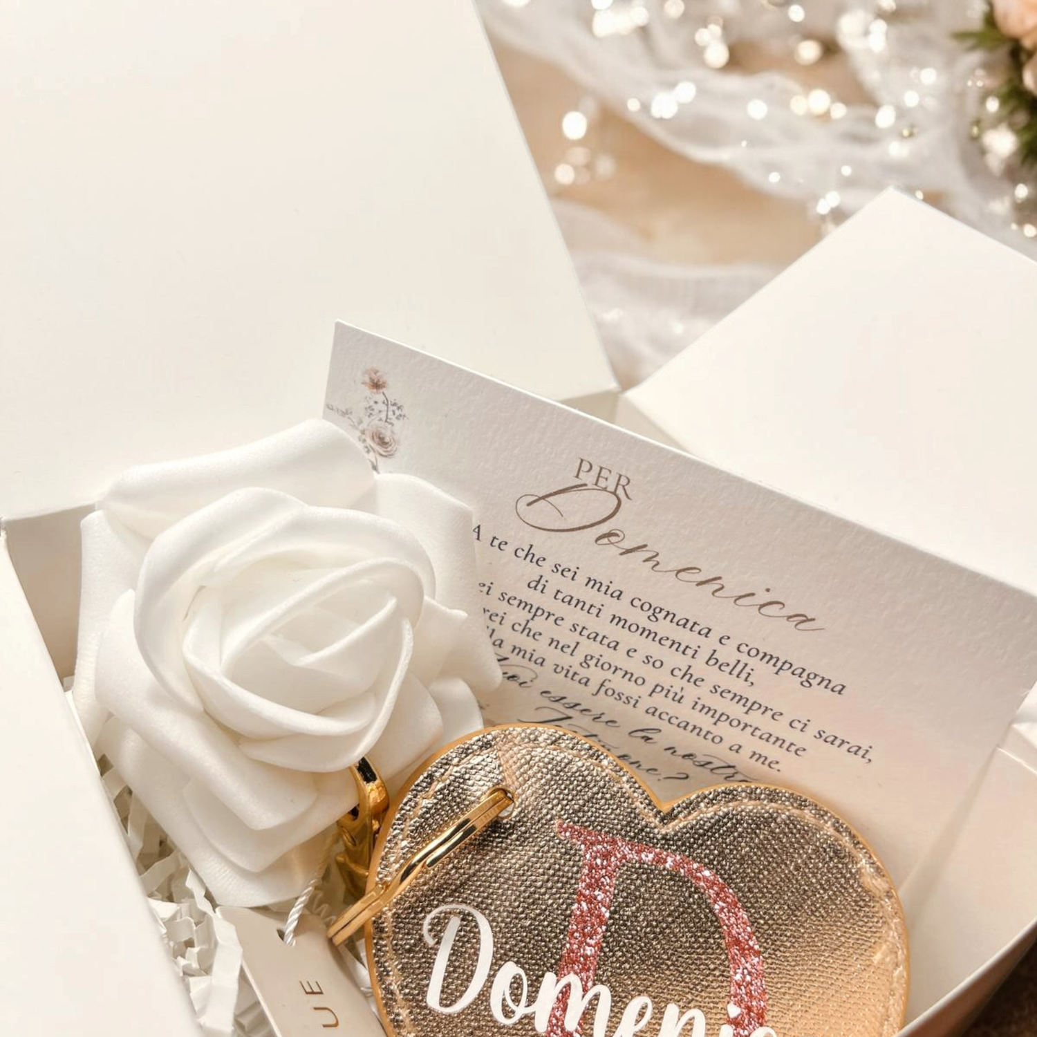 Scatolina Personalizzata con Portachiavi Donna – Regalo Elegante per Damigelle e Testimoni