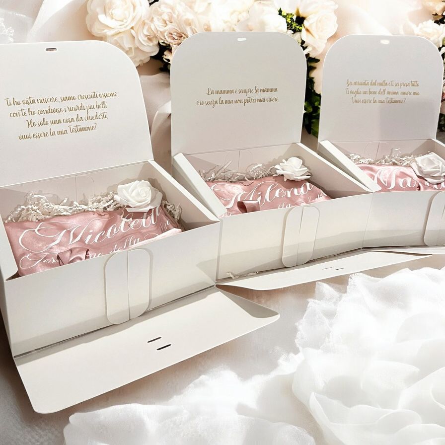 Box Testimone, Damigella, Mamma della Sposa, Sposa con Vestaglia in raso Personalizzato